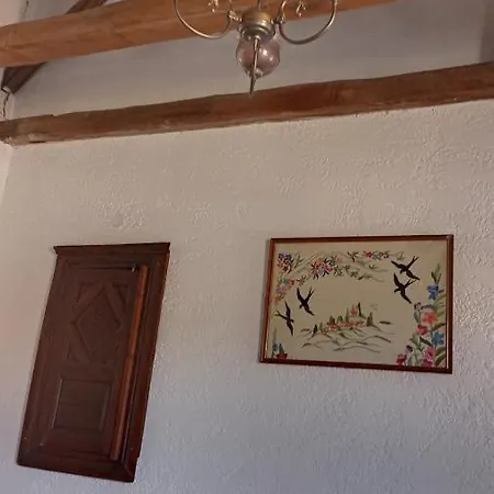 Vakantiehuis Lydia Traditional House.